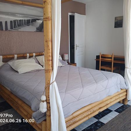 Appartements Dans Residence Avec Piscine - Mer A 500M サント・マリー・ラ・メール エクステリア 写真