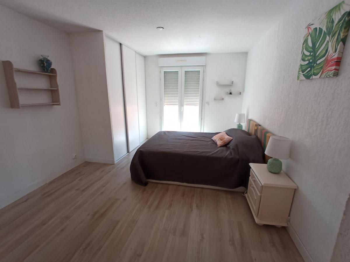 Appartements Dans Residence Avec Piscine - Mer A 500M サント・マリー・ラ・メール エクステリア 写真