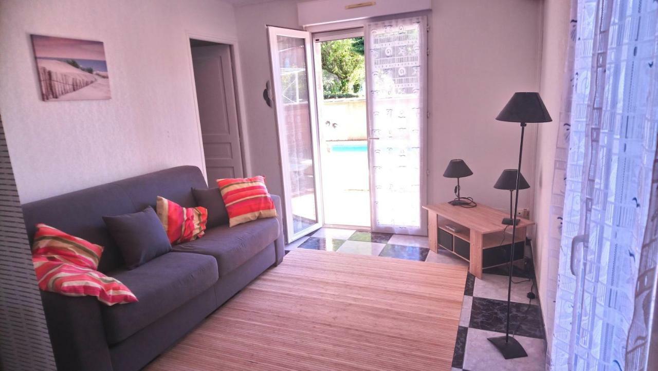 Appartements Dans Residence Avec Piscine - Mer A 500M サント・マリー・ラ・メール エクステリア 写真